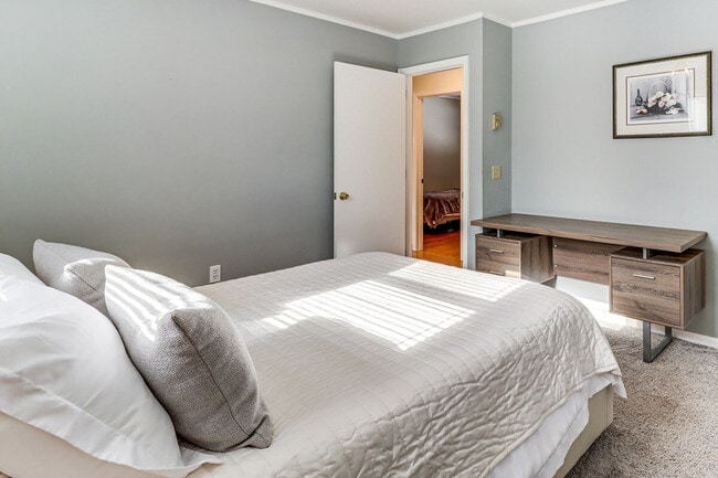 Building Photo - 353 Cherry Lane Rd