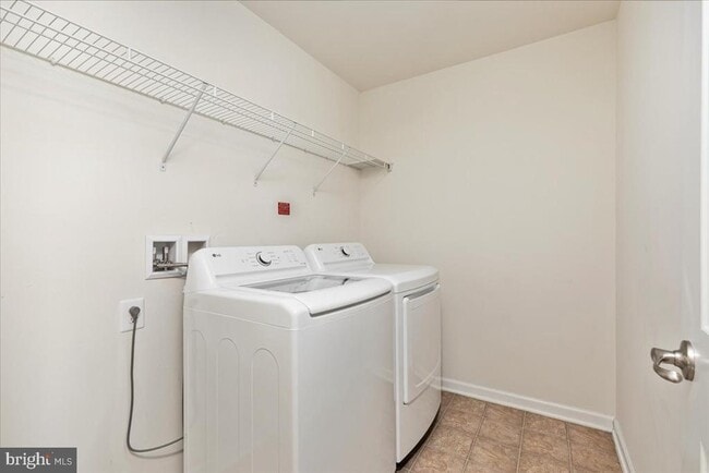 Building Photo - 139 Hornbeam Dr