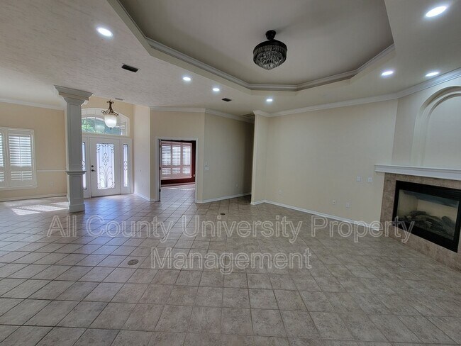 Building Photo - 8590 SW 10th Rd