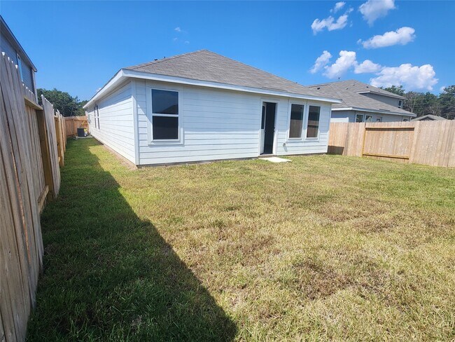 Building Photo - 14804 N Ascot Bnd Cir