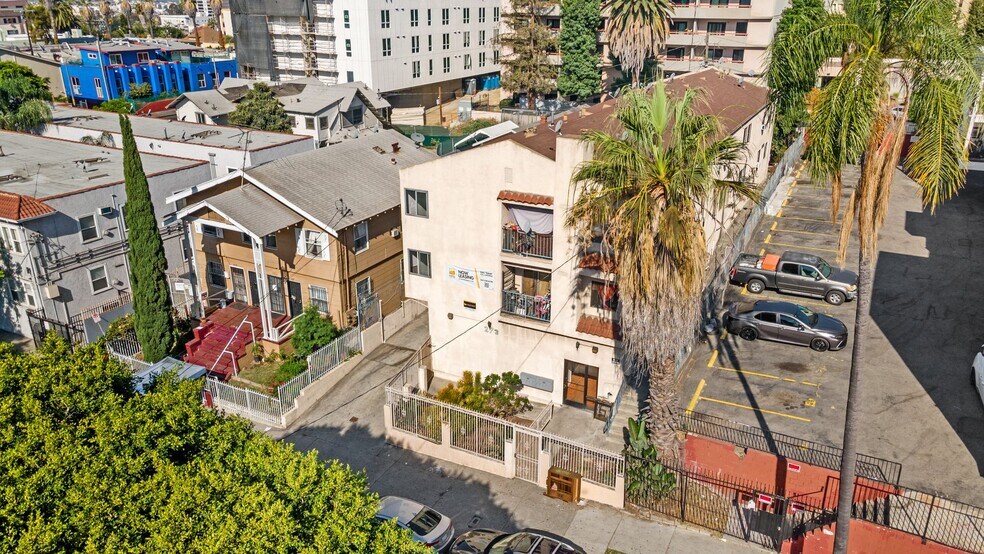 Building Photo - 273 S Bonnie Brae St