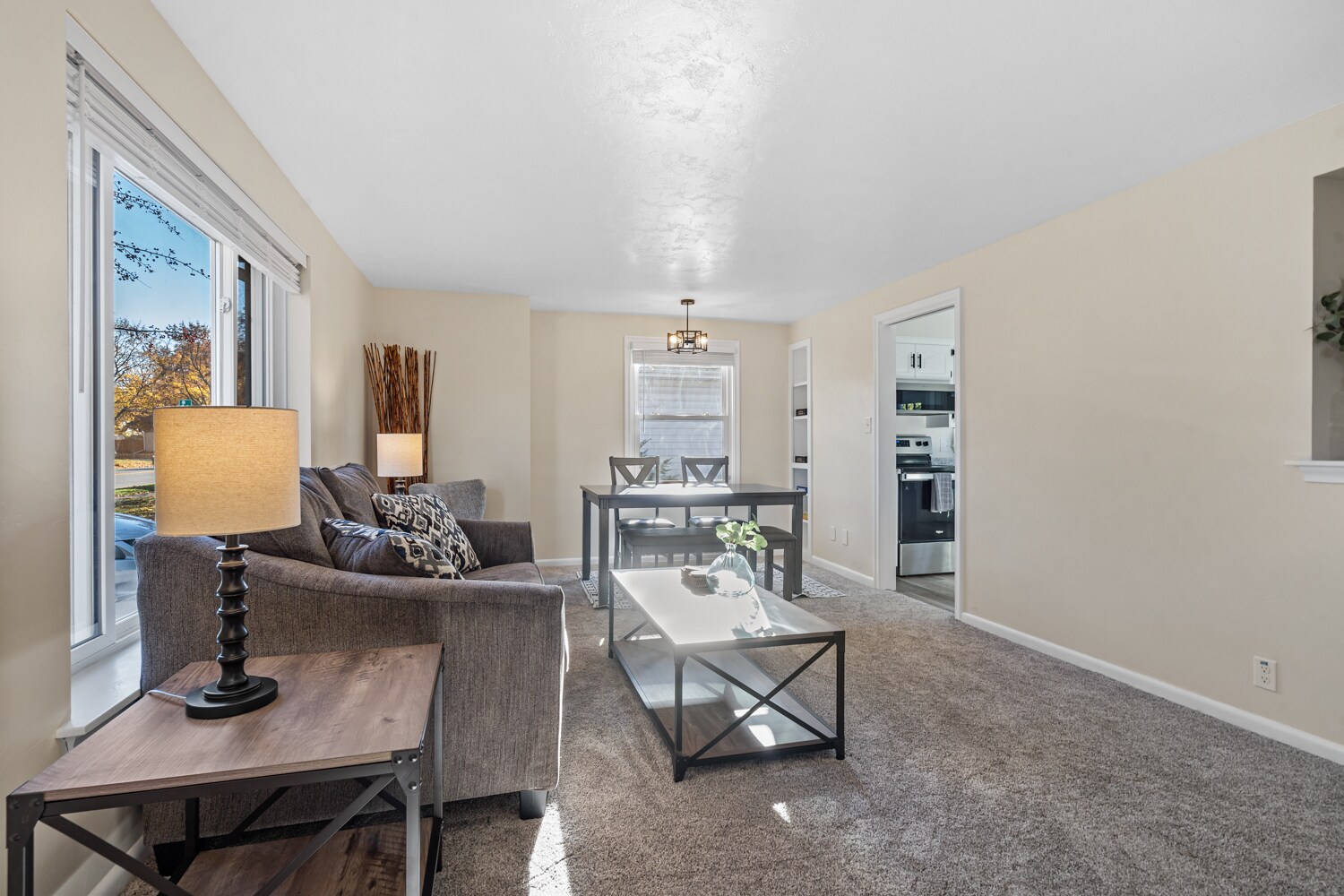 Building Photo - 1222 S Oneida St