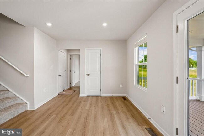 Building Photo - 6415 Farrier Wy