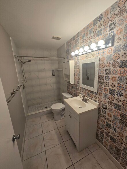 Building Photo - 7508 Leon Ave