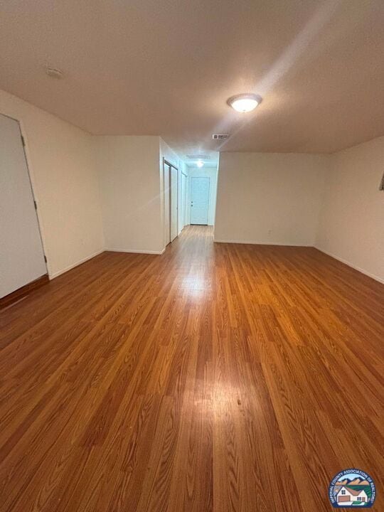 Building Photo - 572 Lenrey Ave