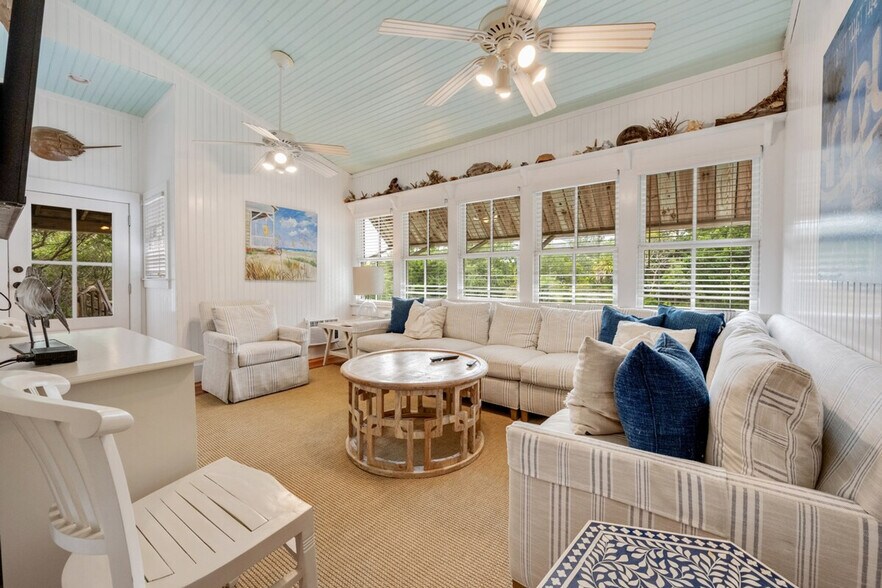 Building Photo - 911 Debordieu Blvd