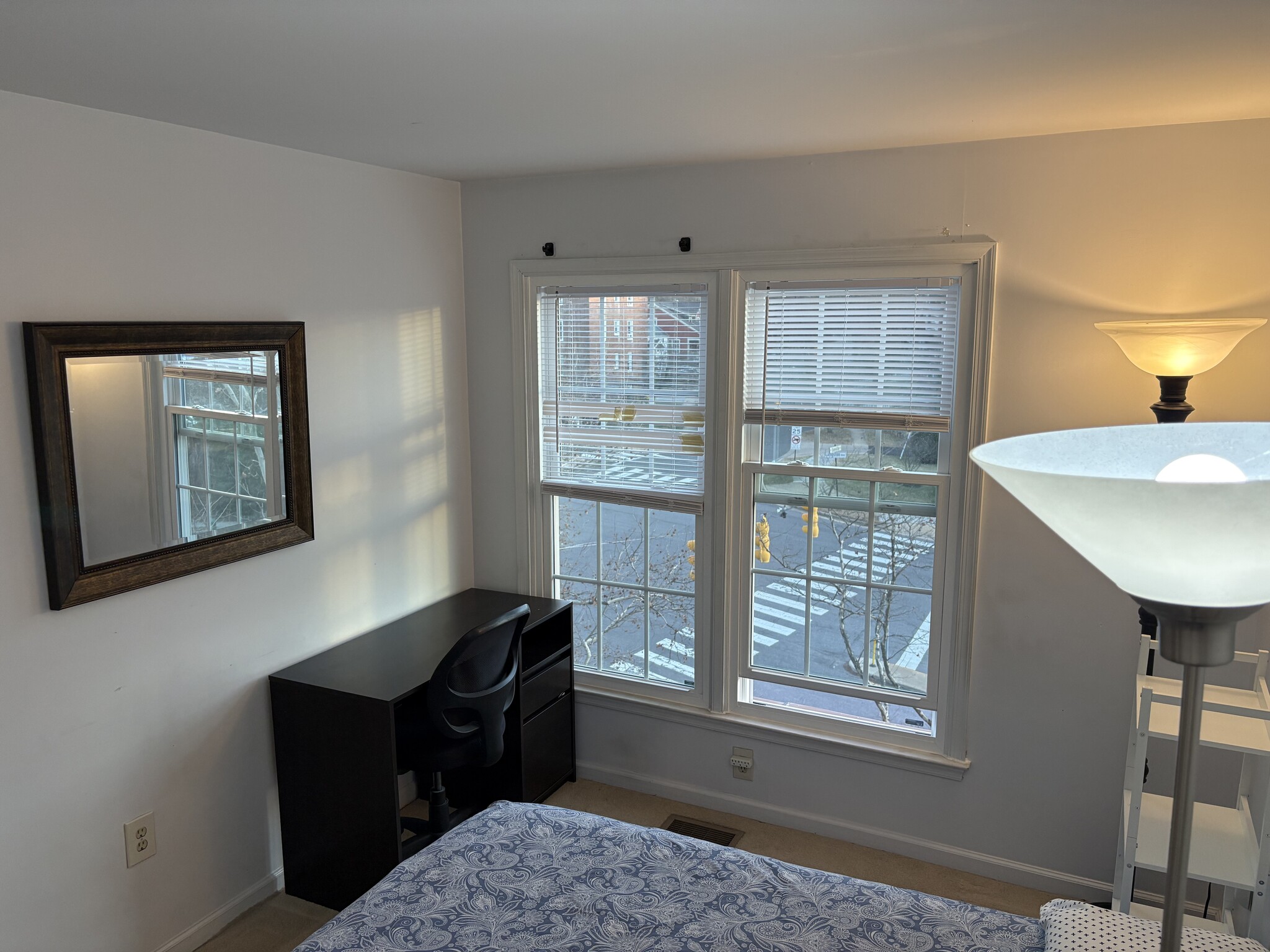 Building Photo - 1902 N Daniel St