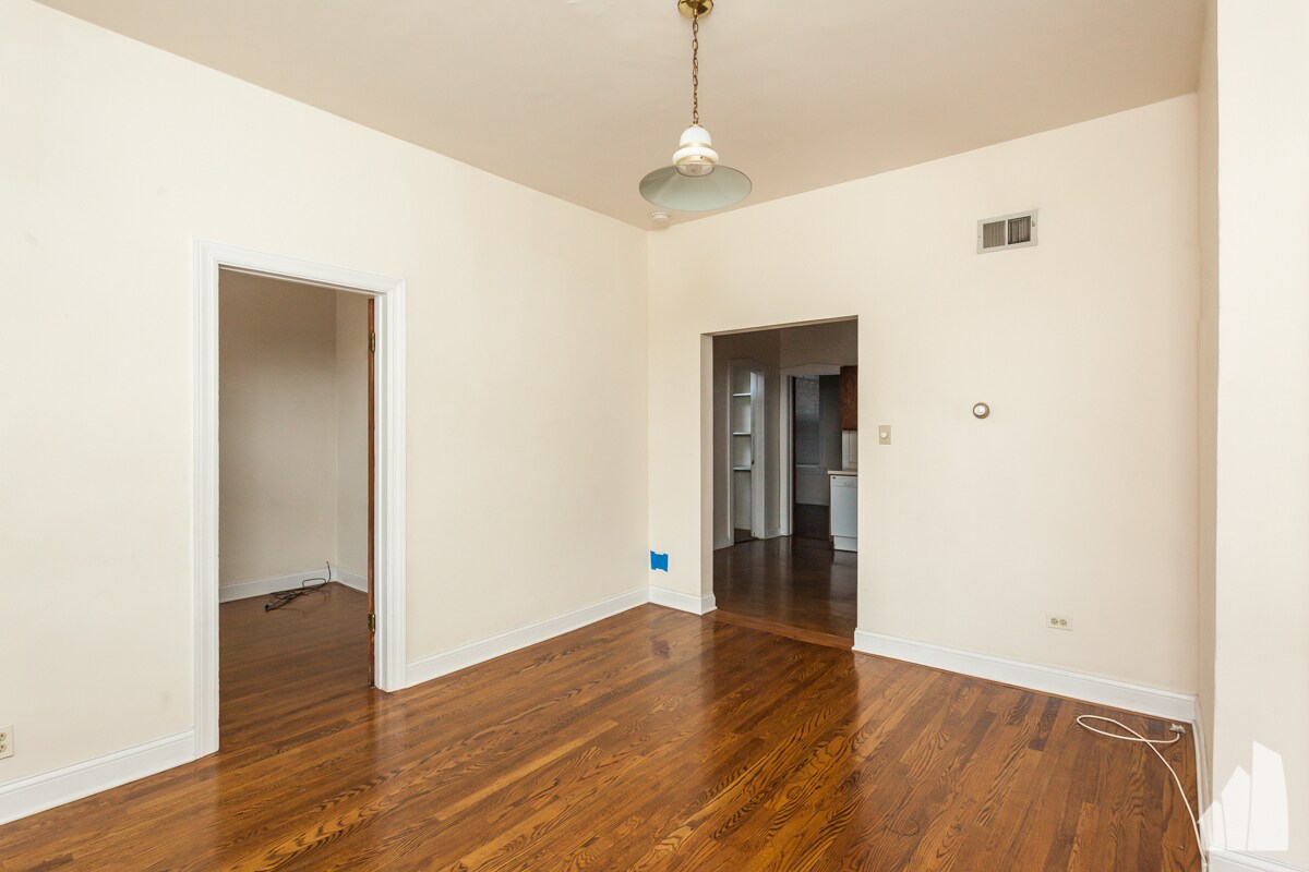 Building Photo - 3414 N Halsted St