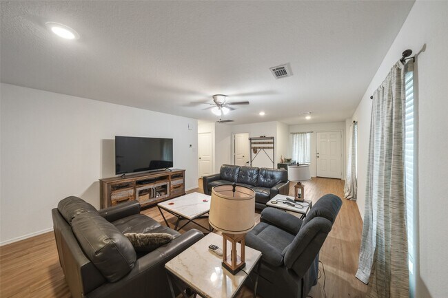 Building Photo - 17118 Quaking Aspen Ln