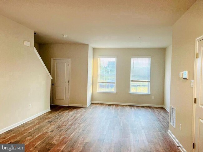 Building Photo - 1927 Fauna Dr