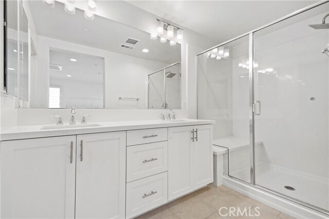 Building Photo - 23201 W Canterbury Way