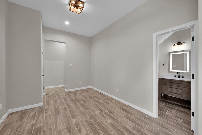 Building Photo - 4783 W Fork Blvd