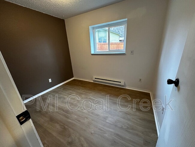 Building Photo - 104 Judson St