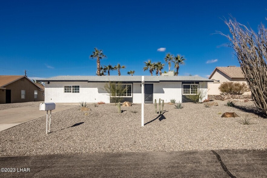 Building Photo - 3705 Challenger Dr