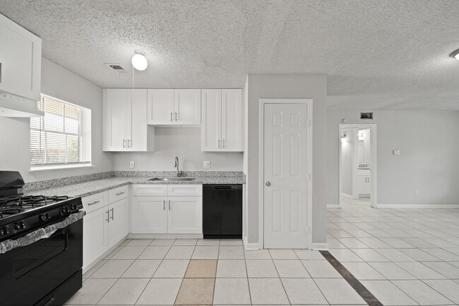 Building Photo - 3203 Ripplebrook Dr