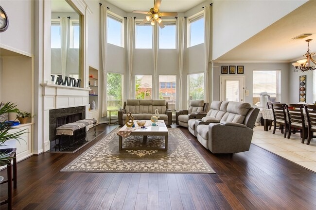 Building Photo - 5911 Canyon Brook Ct