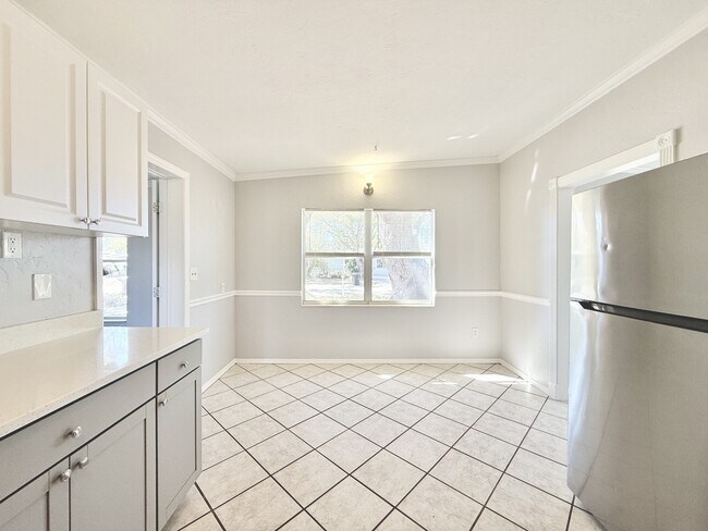 Building Photo - 7111 Onyx Dr N