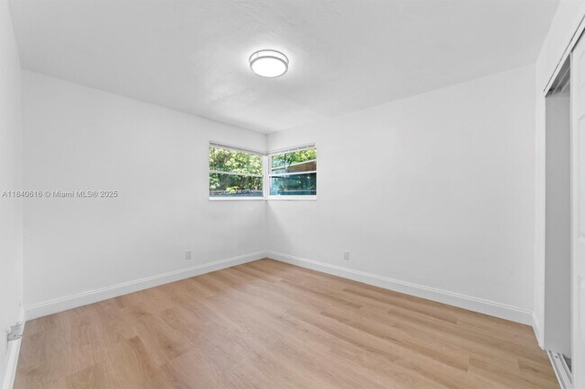 Building Photo - 2457 NE 183rd St