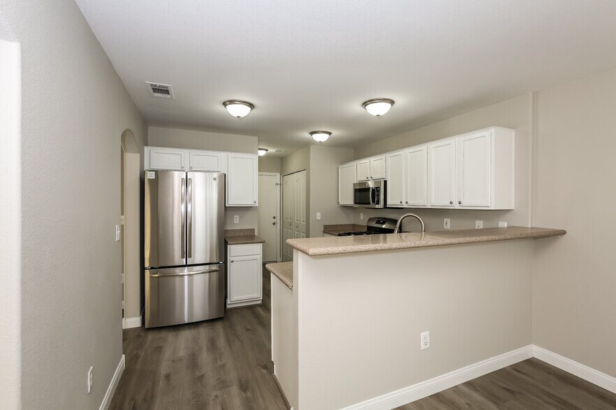 Building Photo - 1411 Dillon Ridge