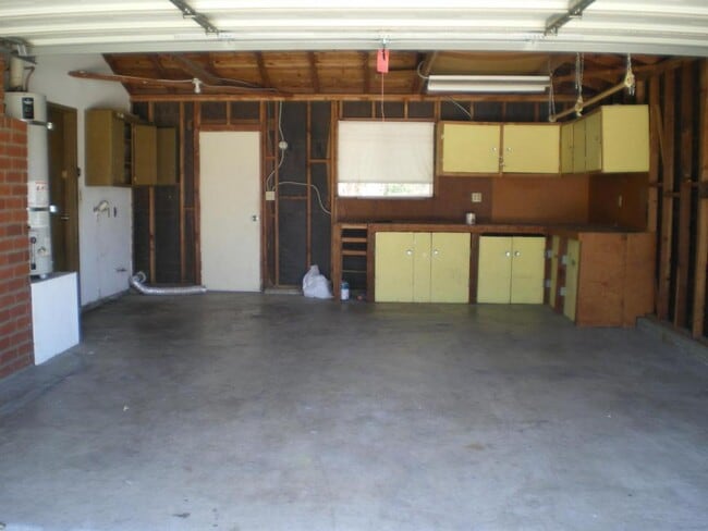 Building Photo - 597 Montebello Pl