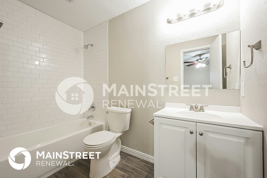 Building Photo - 704 Panola Dr