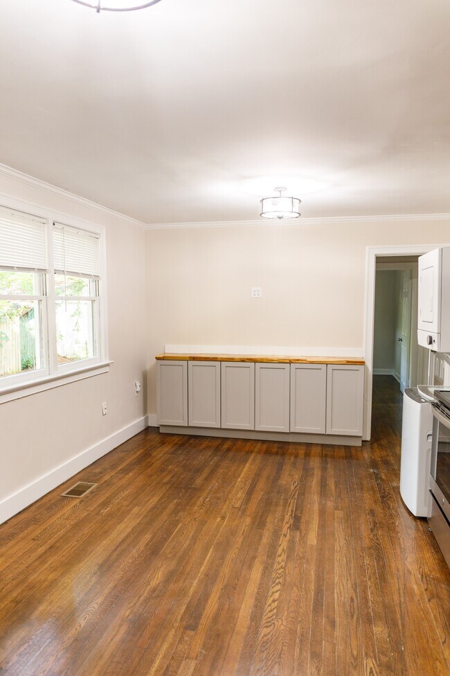 Building Photo - 1558 Orange Grove Rd