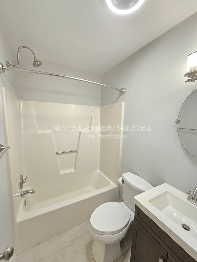 Building Photo - 106 Hillsdale Dr