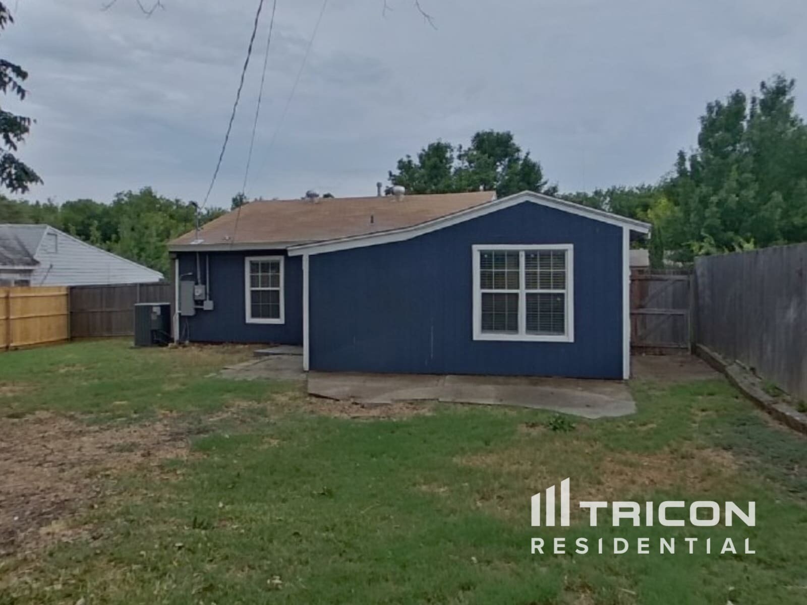 Building Photo - 5229 Westcrest Dr
