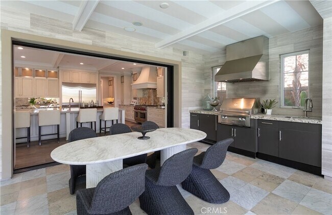 Building Photo - 121 Amber Sky