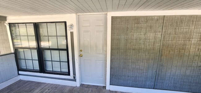 Building Photo - 301 E Bay St