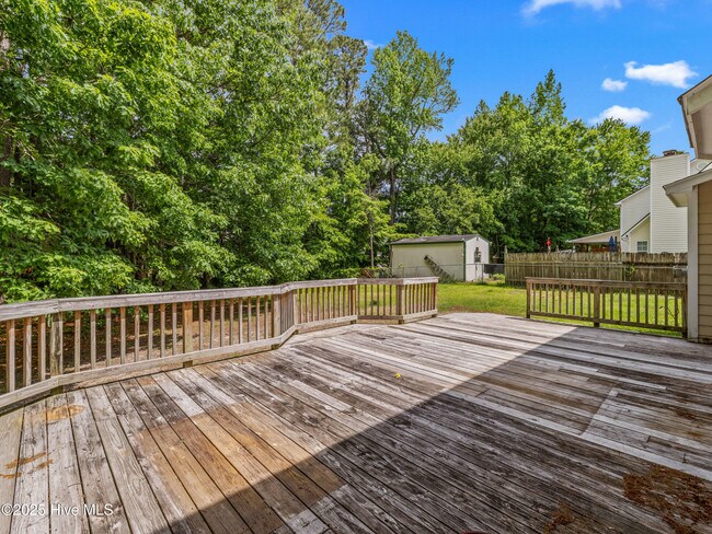 Building Photo - 882 Pine Valley Rd