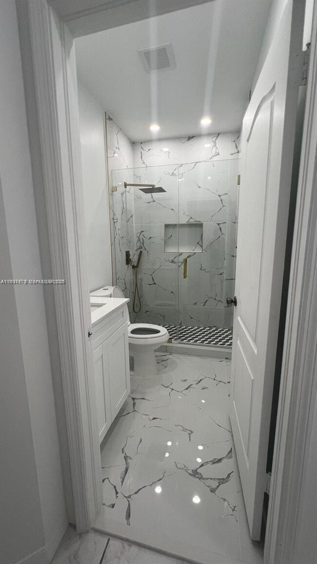 Building Photo - 15804 SW 99th Terrace