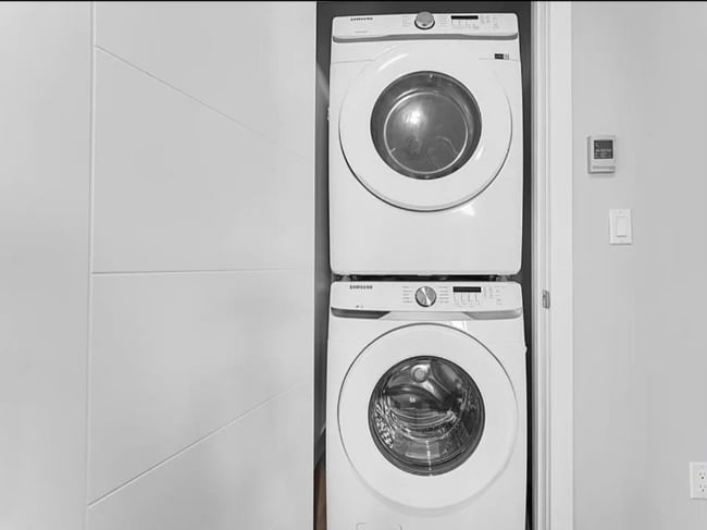 Building Photo - 4537 1/2 W 18th St