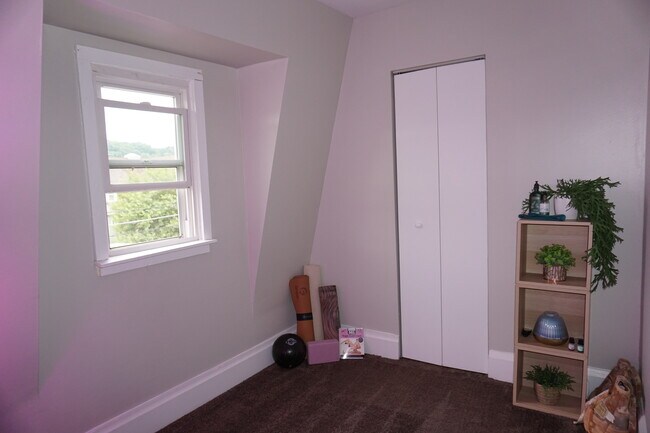 Building Photo - 4022 Mintwood St