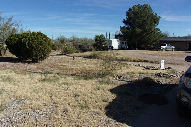 Building Photo - Great home in with great mountain views.