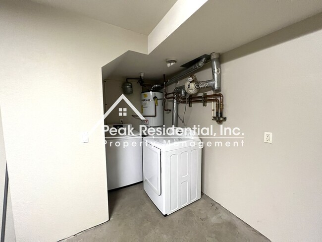 Building Photo - Updated 1bd/1ba North Natomas Condo with G...