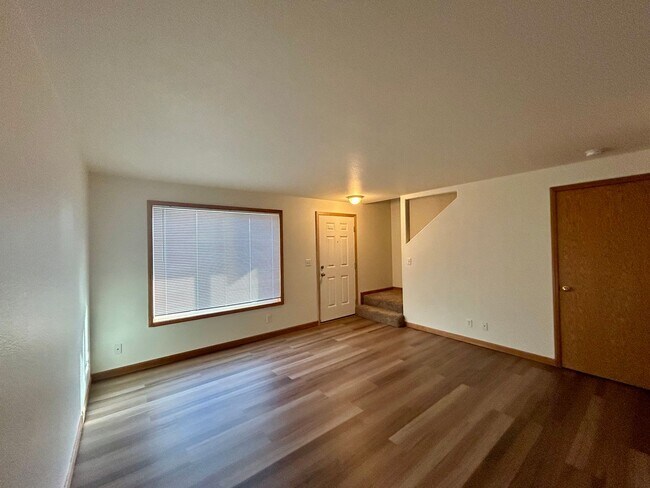 Building Photo - 4241 Wintergreen Ln