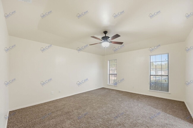 Building Photo - 709 Villa Ridge Dr