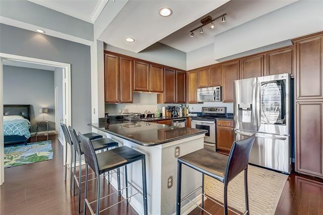 Building Photo - 3225 Turtle Creek Blvd