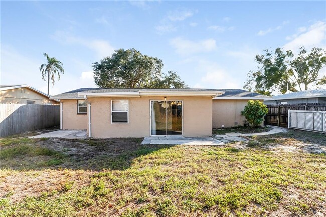 Building Photo - 3353 Trask Dr