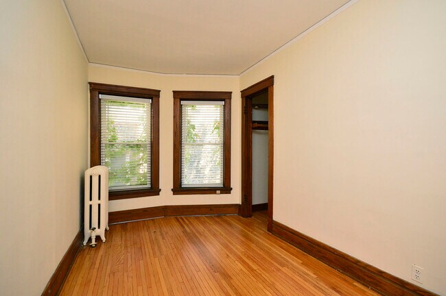 Building Photo - 1505 Maple Ave