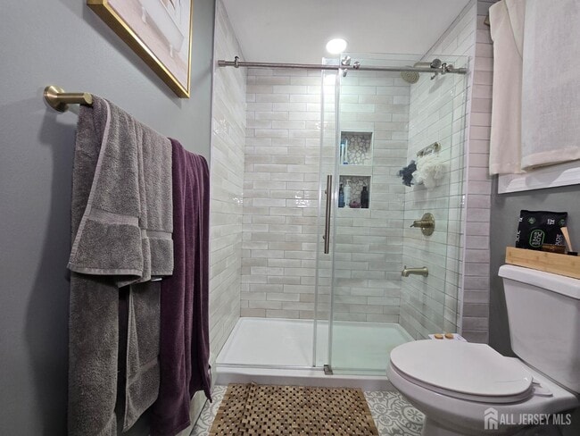 Building Photo - 83 John St