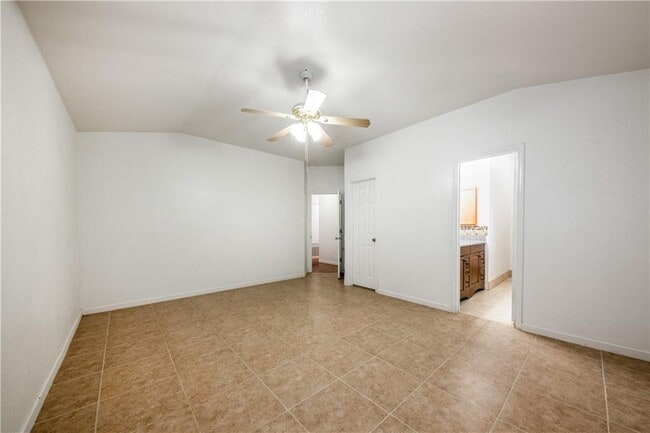 Building Photo - 902 Mammoth Ct