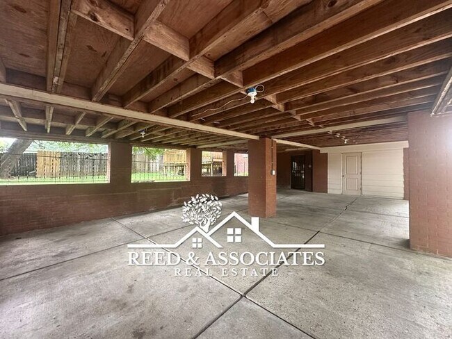 Building Photo - Spacious 3-Bedrooms in White Station School District!