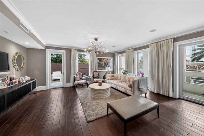 Building Photo - 455 E Palmetto Park Rd