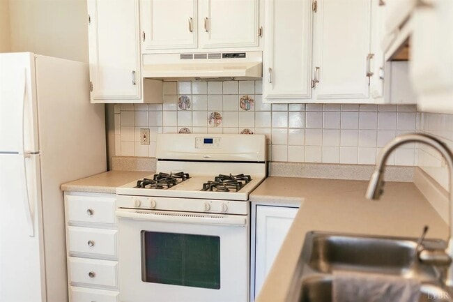 Building Photo - 1028 Long Meadows Dr