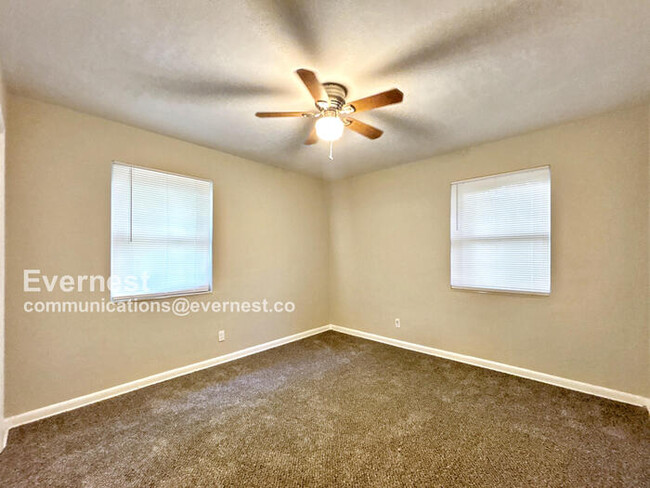 Building Photo - 6657 Blackwood Dr