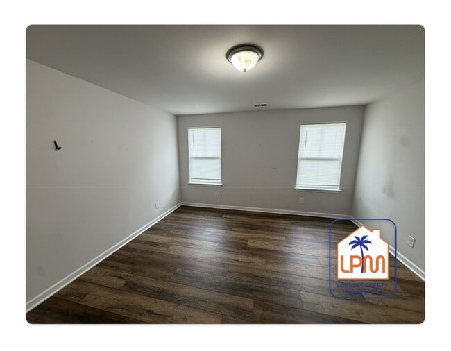 Building Photo - 3-Bedroom, 2 Full Baths in Ridgeland – 1,679 Sq. Ft. of Cozy Living!