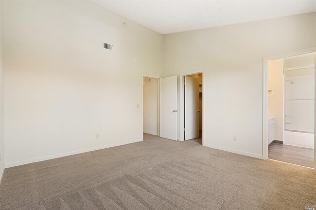 Building Photo - 7 Meridian Cir