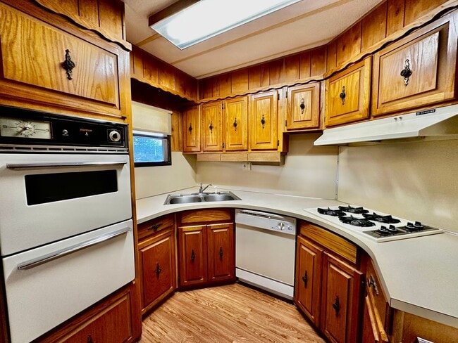 Building Photo - 2/2 Mobile Home